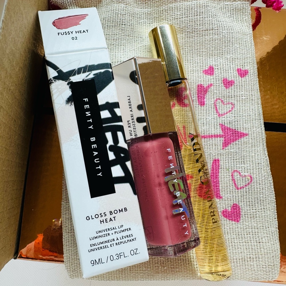 Fenty Beauty Fussy Heat Gloss Bomb Heat Lip Plumbing Luminizer & Prada Candy #6